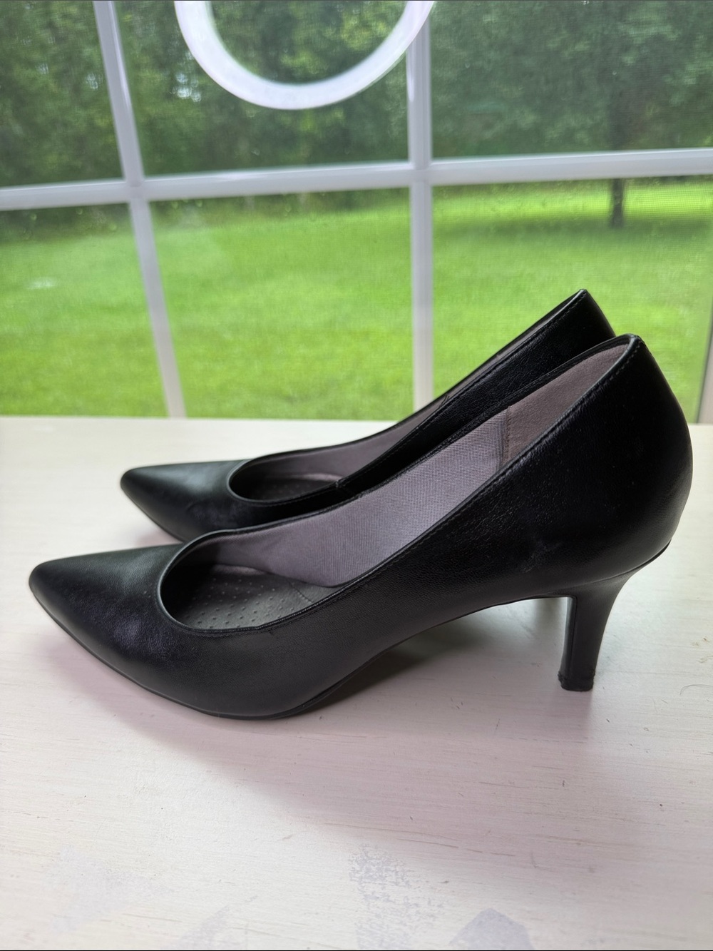 LifeStride Black Pointed Toe Pumps  2-3/4 Inch Heels Women’s Size 9